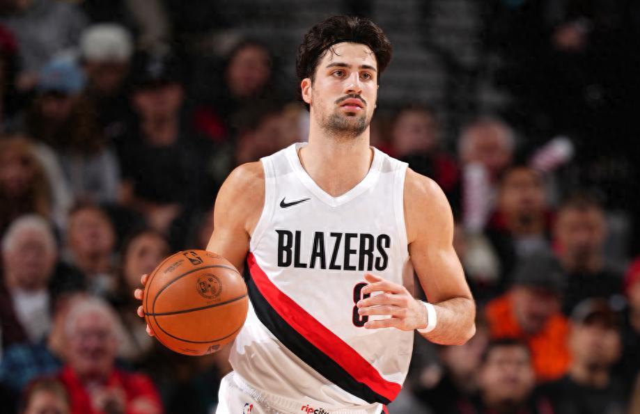 开拓者vs灰熊前瞻:灰熊交易后内线空虚,开拓者力争终结连败